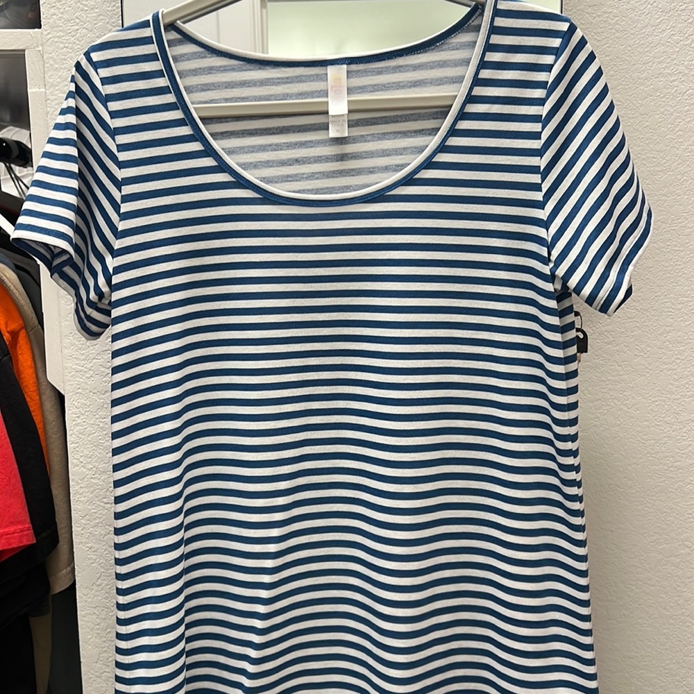 LulaRoe Tshirt